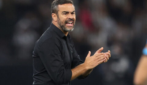 Veja qual é o provável jogo de estreia de Artur Jorge no Cruzeiro