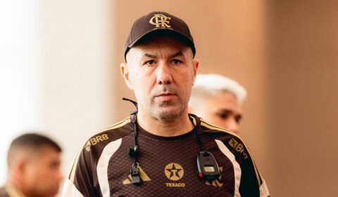 Jardim define escalação do Flamengo para enfrentar o Cruzeiro