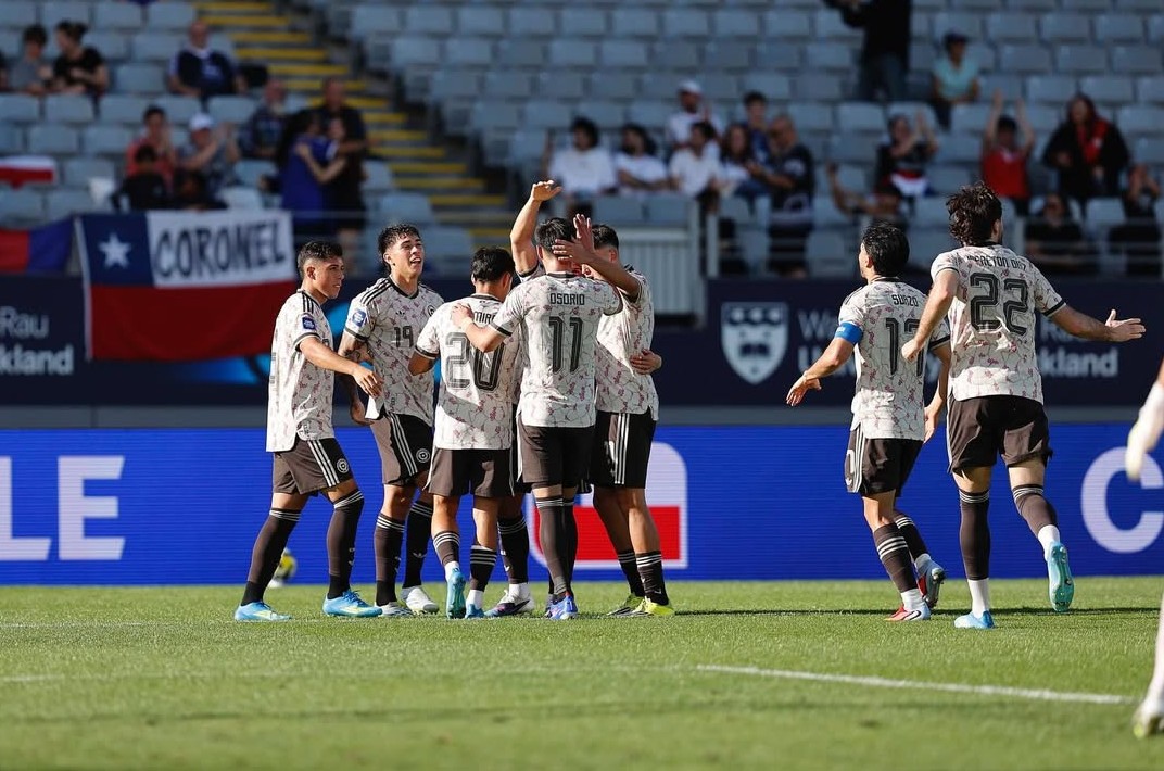 Jogador do Atlético é substituído, e técnico de seleção enfrenta ira da torcida: ‘Imprestável’