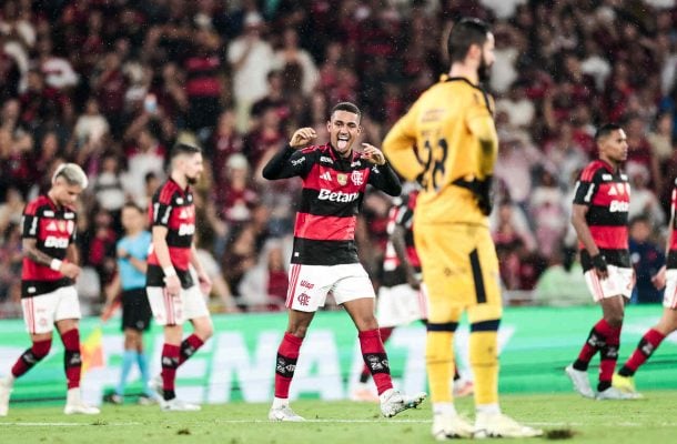 Jogador do Flamengo ressurge com Jardim e vive fase artilheira