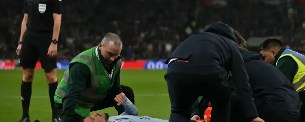 Jogador do Palmeiras torce o tornozelo e vira preocupação para seleção na Copa