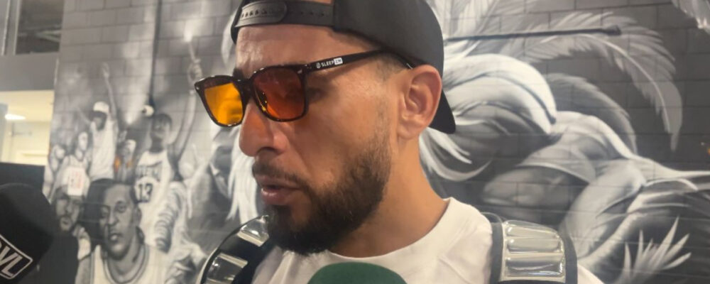 Junior Alonso explica uso de óculos especial após jogos do Atlético