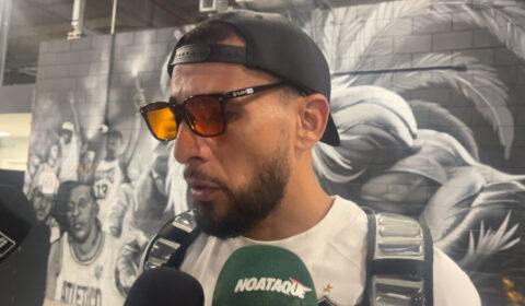 Junior Alonso explica uso de óculos especial após jogos do Atlético