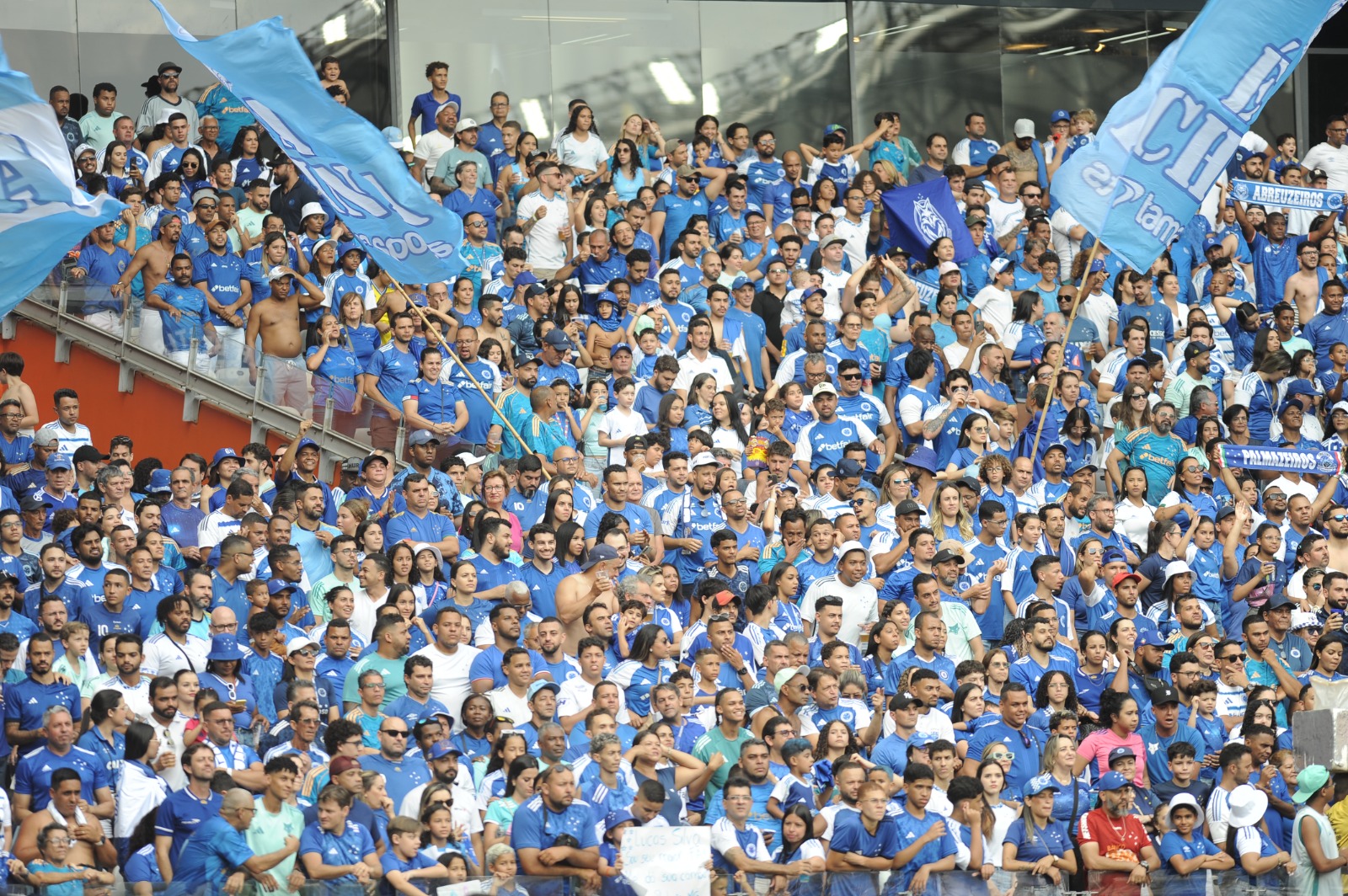 Leve 2, pague 1: Cruzeiro faz promoção de para jogo contra o Vasco no Brasileiro