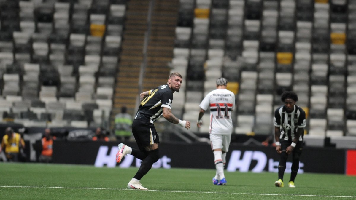 Lyanco desabafa e detalha processo de recuperação no Atlético: ‘Dias difíceis’