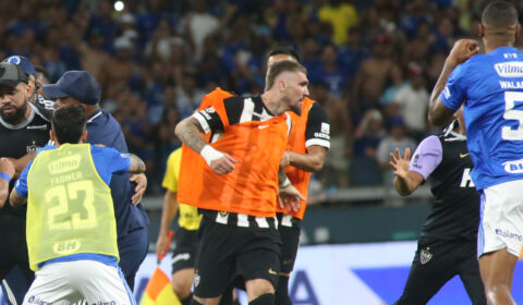 Lyanco reage à crítica de Denílson por atuação na pancadaria de Cruzeiro x Atlético