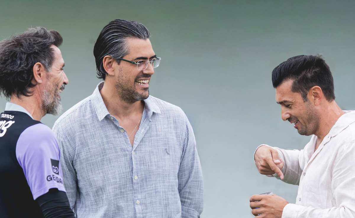 Domínguez (treinador), Paulo Bracks (CSO) e Dátolo (ex-meia) durante treinamento do Atlético na Cidade do Galo (foto: Pedro Souza/Atlético)