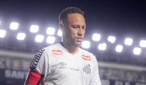 Neymar aponta problema na Vila Belmiro e ‘puxa a orelha’ da diretoria do Santos