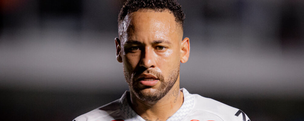 Neymar dispara sobre pressão no Brasil: ‘É muito massacrante’