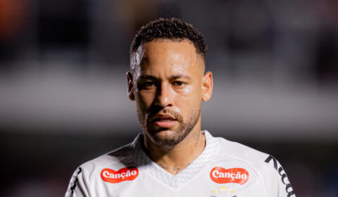 Neymar dispara sobre pressão no Brasil: ‘É muito massacrante’