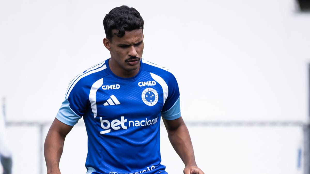Kaiki, lateral-esquerdo, em treinamento pelo Cruzeiro (foto: Gustavo Aleixo/Cruzeiro)
