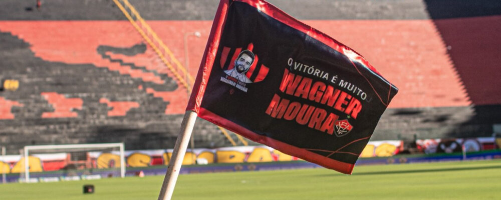 Oscar: Vitória homenageia Wagner Moura diante do Atlético; veja fotos