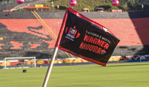Oscar: Vitória homenageia Wagner Moura diante do Atlético; veja fotos