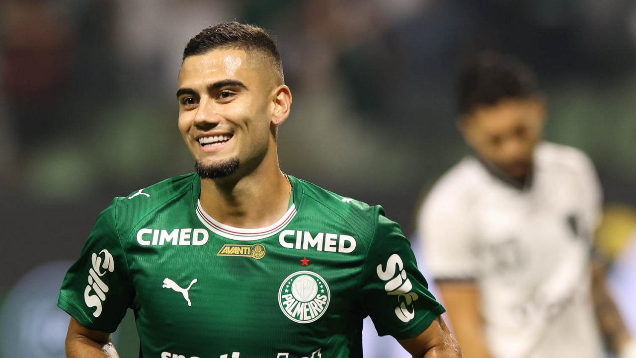 Palmeiras bate Botafogo em jogo com gol de Arias e confusão com Marlon Freitas