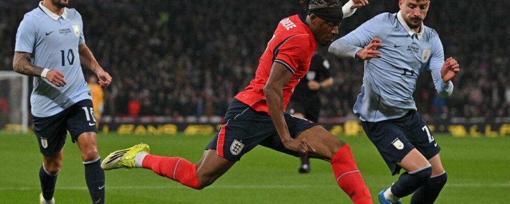 Palmeiras pede indenização da Fifa por lesão de Piquerez em amistoso; entenda