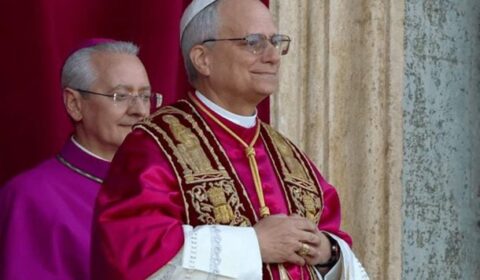 Papa recebe camisa de Time da Série A no Vaticano