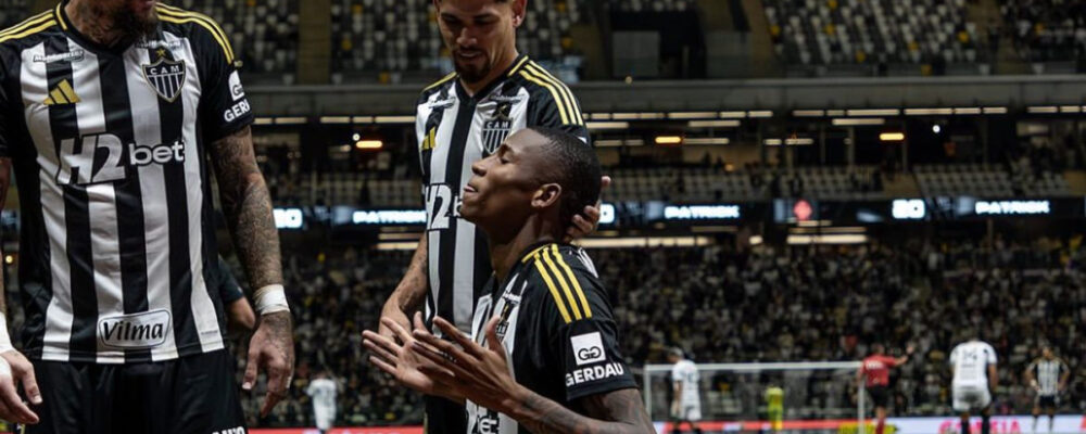 Patrick se despede de Júnior Santos, de saída do Atlético