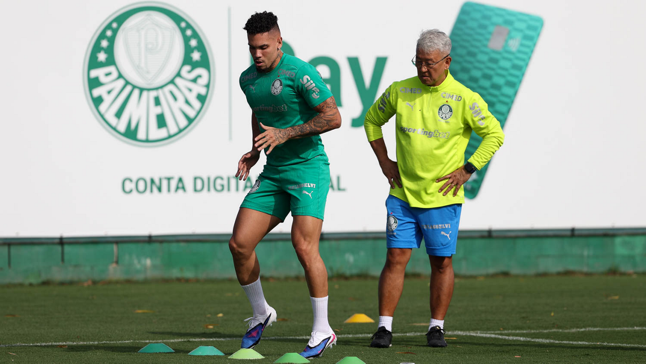 Paulinho projeta volta ao Palmeiras, mas avisa: ‘Data específica não tem’