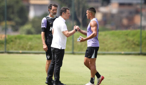 Rafael Menin marca presença em treino do Atlético na Cidade do Galo