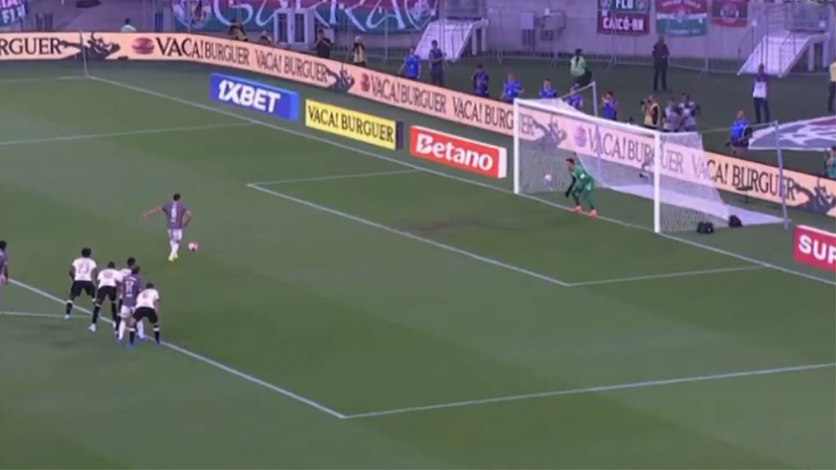 Renê bateu pênalti para fora em Fluminense x Vasco (foto: Reprodução/GeTV)