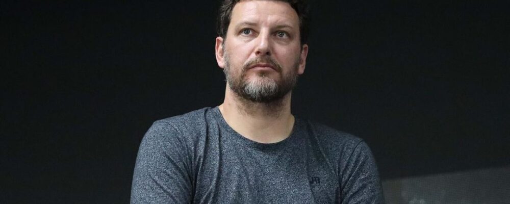 Santos anuncia retorno de Elano como gerente da base