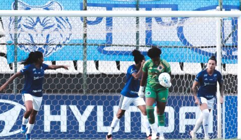 Técnico do Cruzeiro rasga elogios a goleira: ‘Fazendo coisas extraordinárias todo dia’