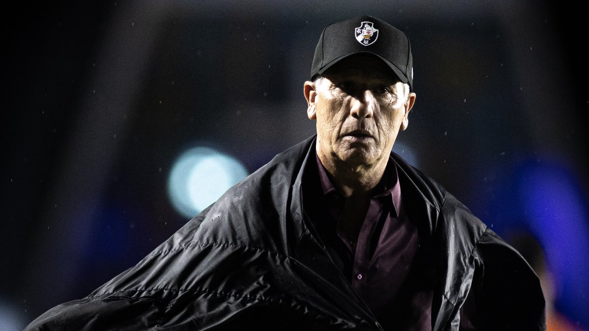 Técnico do Vasco, Renato ganhou títulos pelo Cruzeiro e quase comandou time