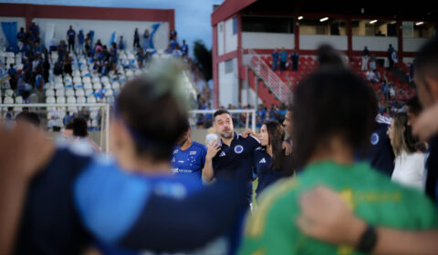 Técnico teoriza e promete investigar problema que aflige o Cruzeiro: ‘Trazer à tona’