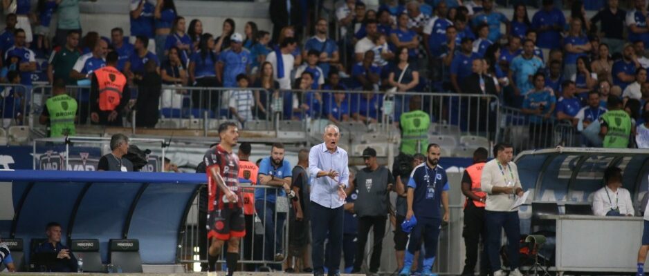 Tite exalta consistência do Cruzeiro e faz apelo sobre relação com o torcedor