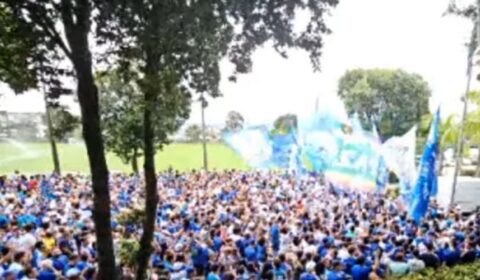 Torcedores fazem ‘bandeiraço’ em apoio ao Cruzeiro antes da final