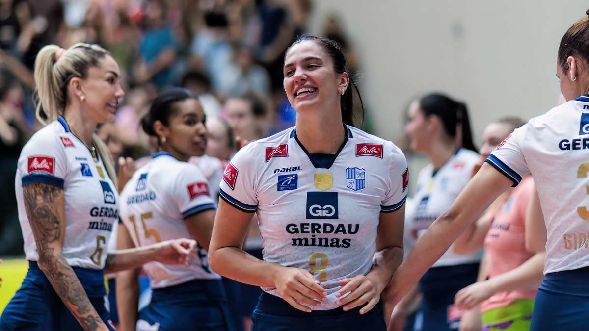 Vôlei: Júlia Kudiess, do Minas, tieta ídolo do Atlético em jogo do Brasileiro
