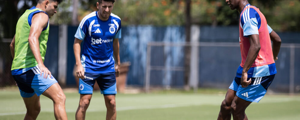 Zagueiro se recupera de lesão e pode reforçar Cruzeiro contra Atlético