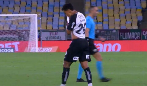 Allan faz gesto obsceno e é expulso em Fluminense x Corinthians; veja