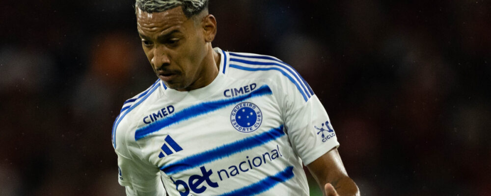 Apresentador exalta joia do Cruzeiro e questiona Matheus Pereira: ‘Jogo abaixo’
