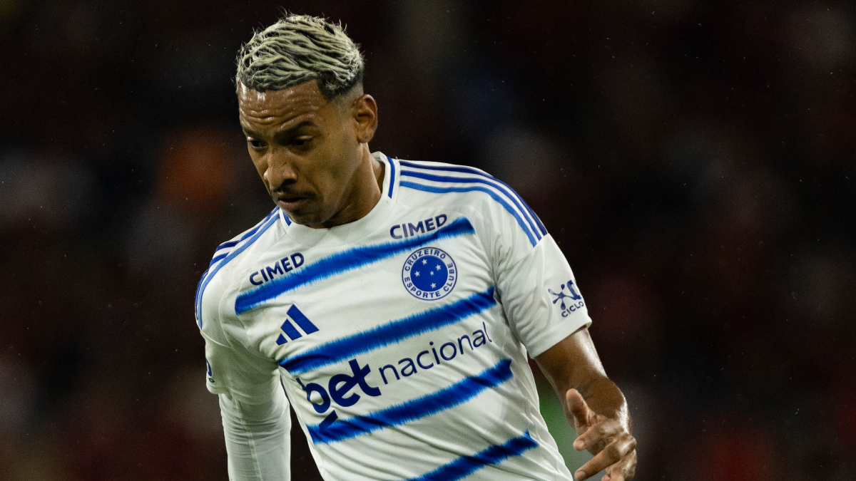 Apresentador exalta joia do Cruzeiro e questiona Matheus Pereira: ‘Jogo abaixo’