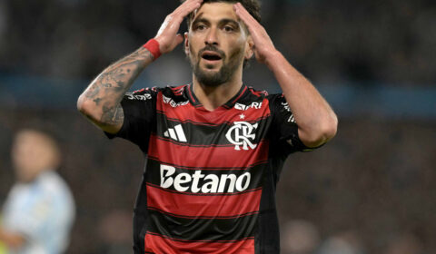Arrascaeta, do Flamengo, tem lesão confirmada às vésperas da Copa do Mundo