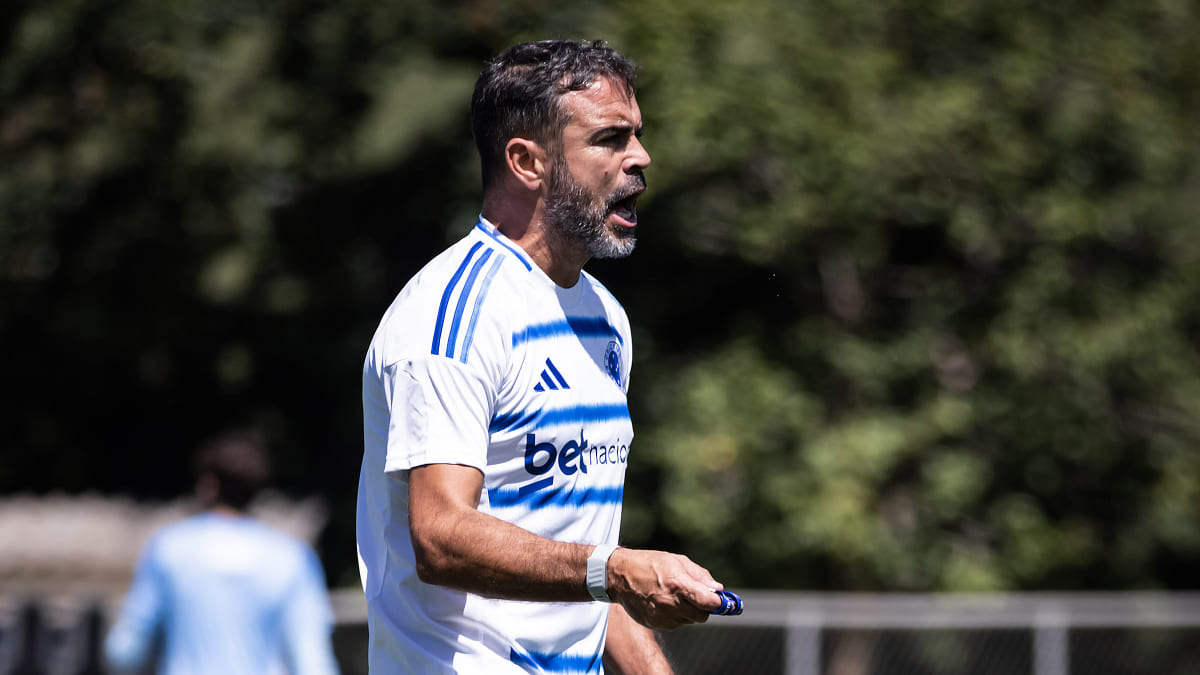 Artur Jorge resgata peças e muda cenário no Cruzeiro com ‘reforços caseiros’