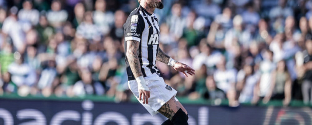 Atlético: Coritiba provoca Lyanco por discussão e falha em gol