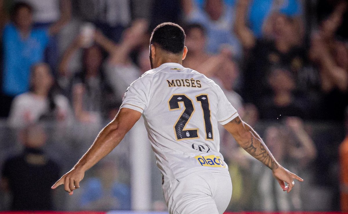 Atlético abusa de erros, perde para o Santos e freia bom momento no Brasileiro