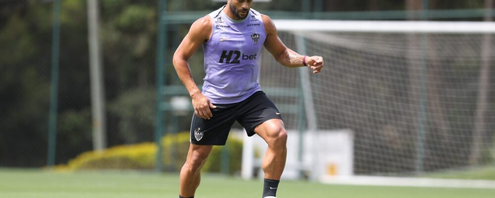 Atlético conta com cinco retornos entre relacionados para enfrentar o Santos