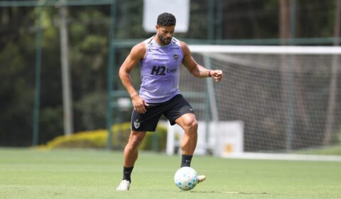 Atlético conta com cinco retornos entre relacionados para enfrentar o Santos