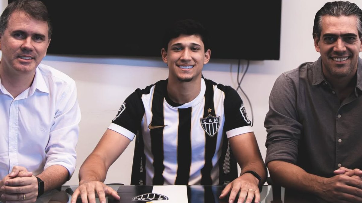 Atlético renova com ‘joia’ e estabelece multa superior a R$ 350 milhões