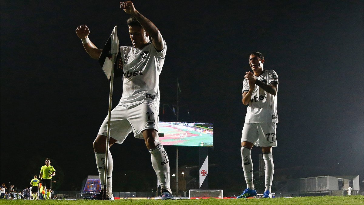 Botafogo vira sobre o Vasco e se afasta da zona de rebaixamento