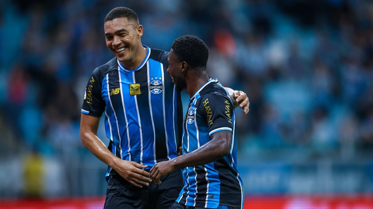 Com gols no segundo tempo, Grêmio vence Confiança e abre vantagem na Copa do Brasil
