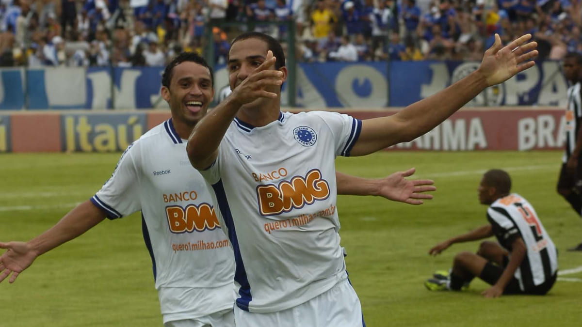 Copa do Brasil: artilheiro do Goiás ajudou a salvar Cruzeiro do rebaixamento