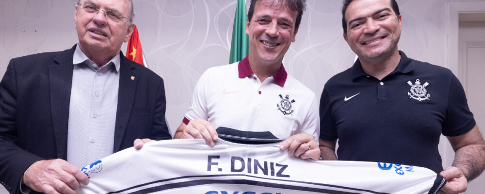 Corinthians anuncia contratação de Fernando Diniz, substituto de Dorival