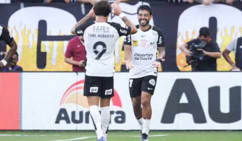Corinthians vence Vasco e sai da zona de rebaixamento