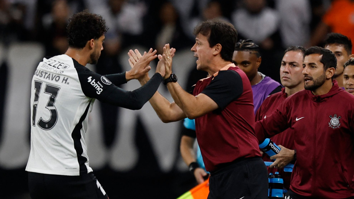 Corinthians vence o Peñarol e encaminha vaga no mata-mata da Libertadores