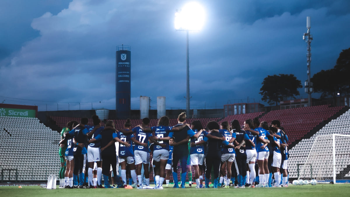 Cruzeiro adia, mas não tira do radar sonho da casa própria para o futebol feminino