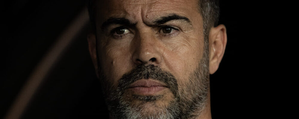 Artur Jorge critica condições do Baenão em Remo x Cruzeiro: ‘Grama de jardim’